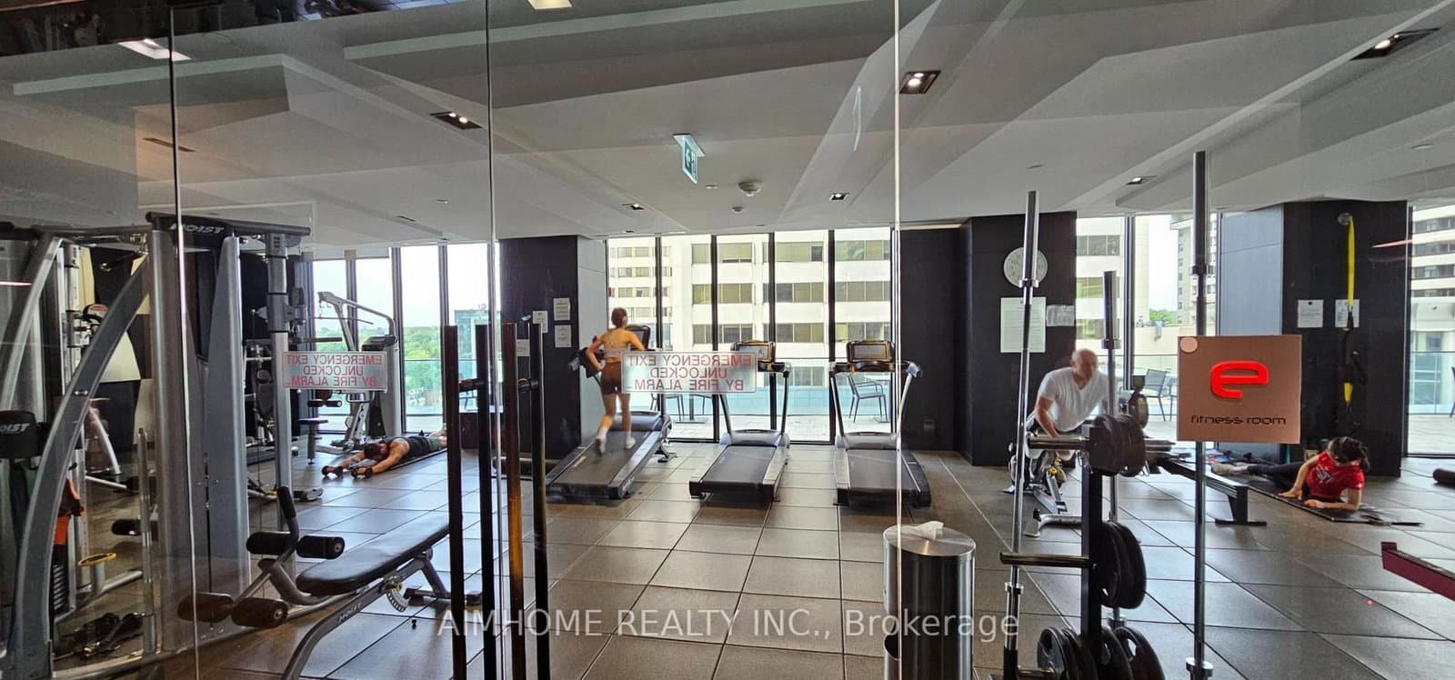 8 Eglinton Avenue E, Unit 1711 thumbnail 17