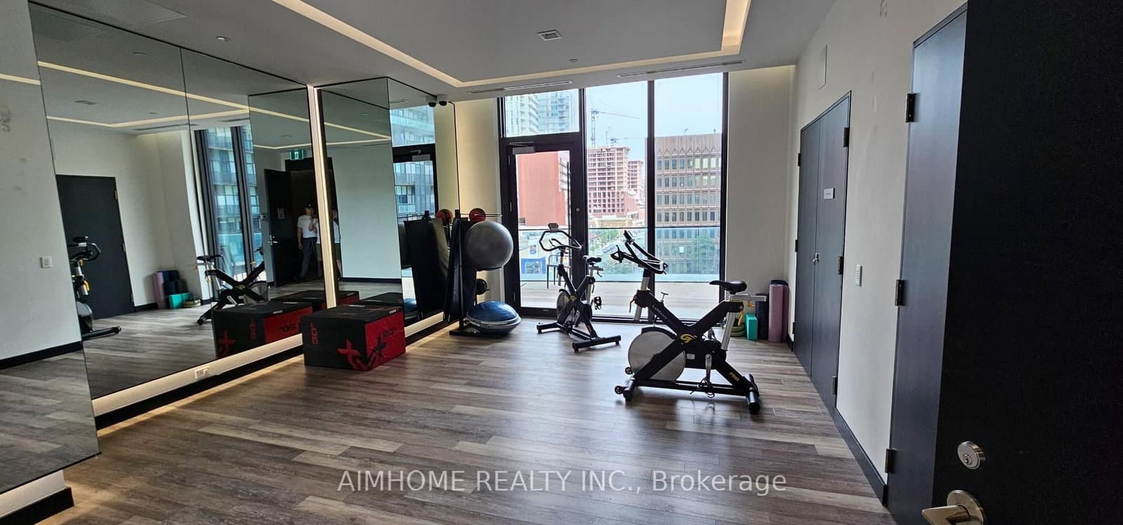 8 Eglinton Avenue E, Unit 1711 thumbnail 18