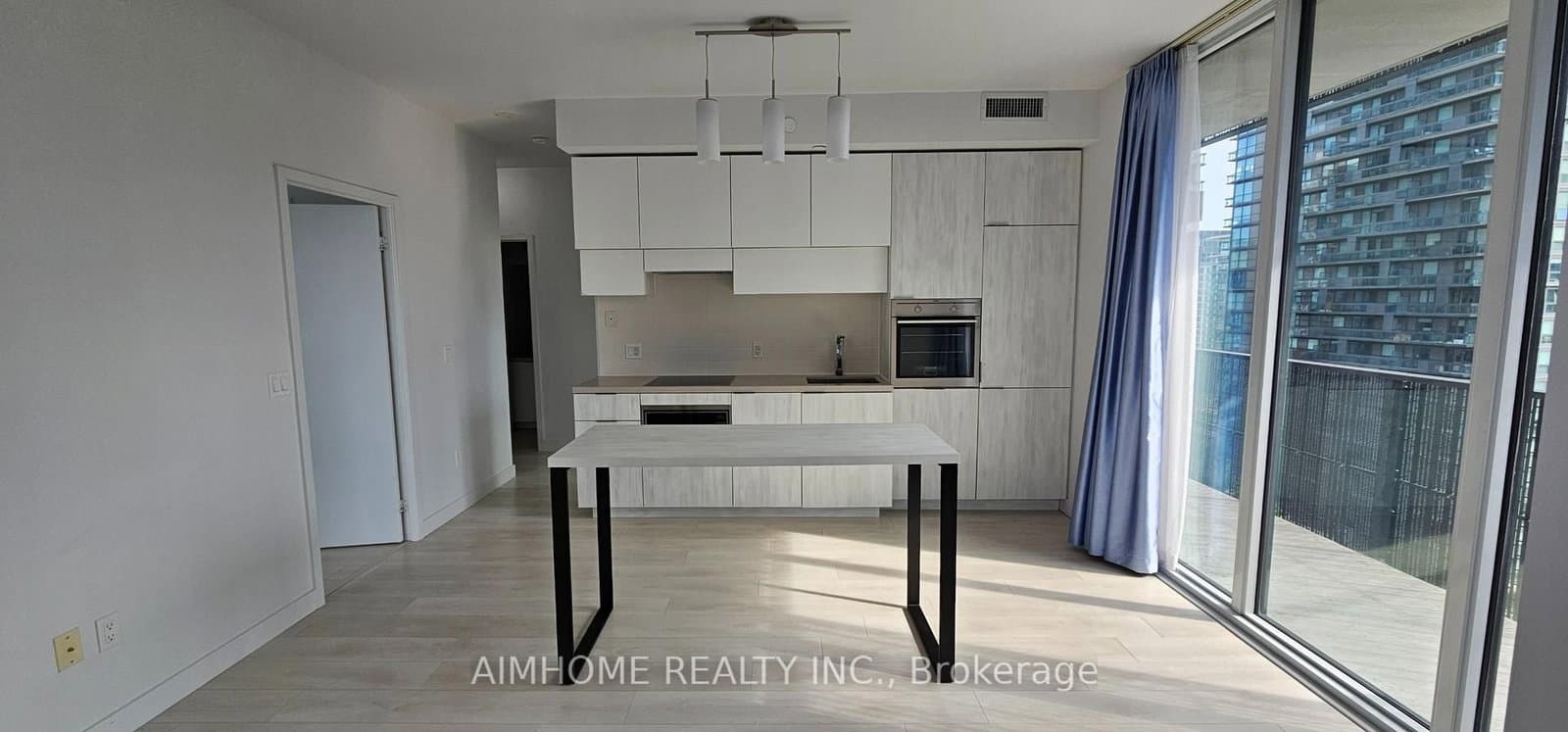 8 Eglinton Avenue E, Unit 1711 thumbnail 3
