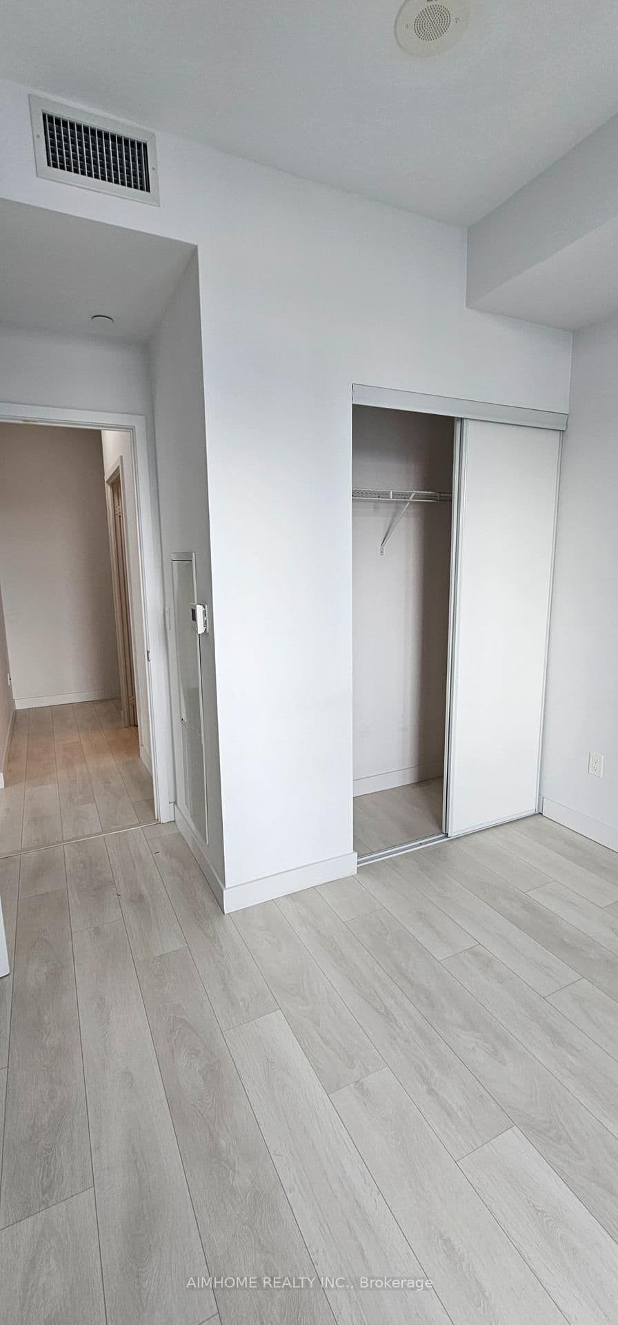 8 Eglinton Avenue E, Unit 1711 thumbnail 8