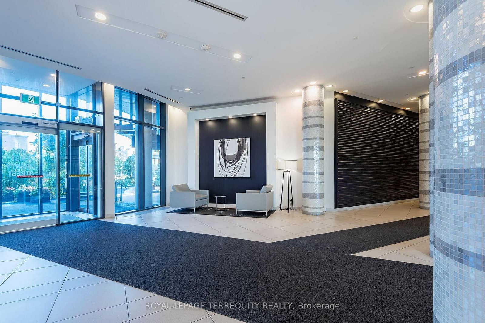 49 East Liberty Street, Unit 1802 thumbnail 2