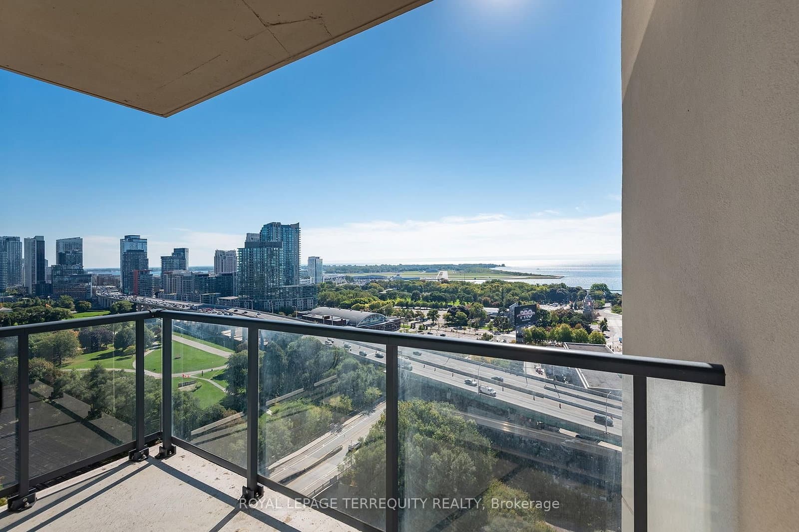49 East Liberty Street, Unit 1802 thumbnail 28