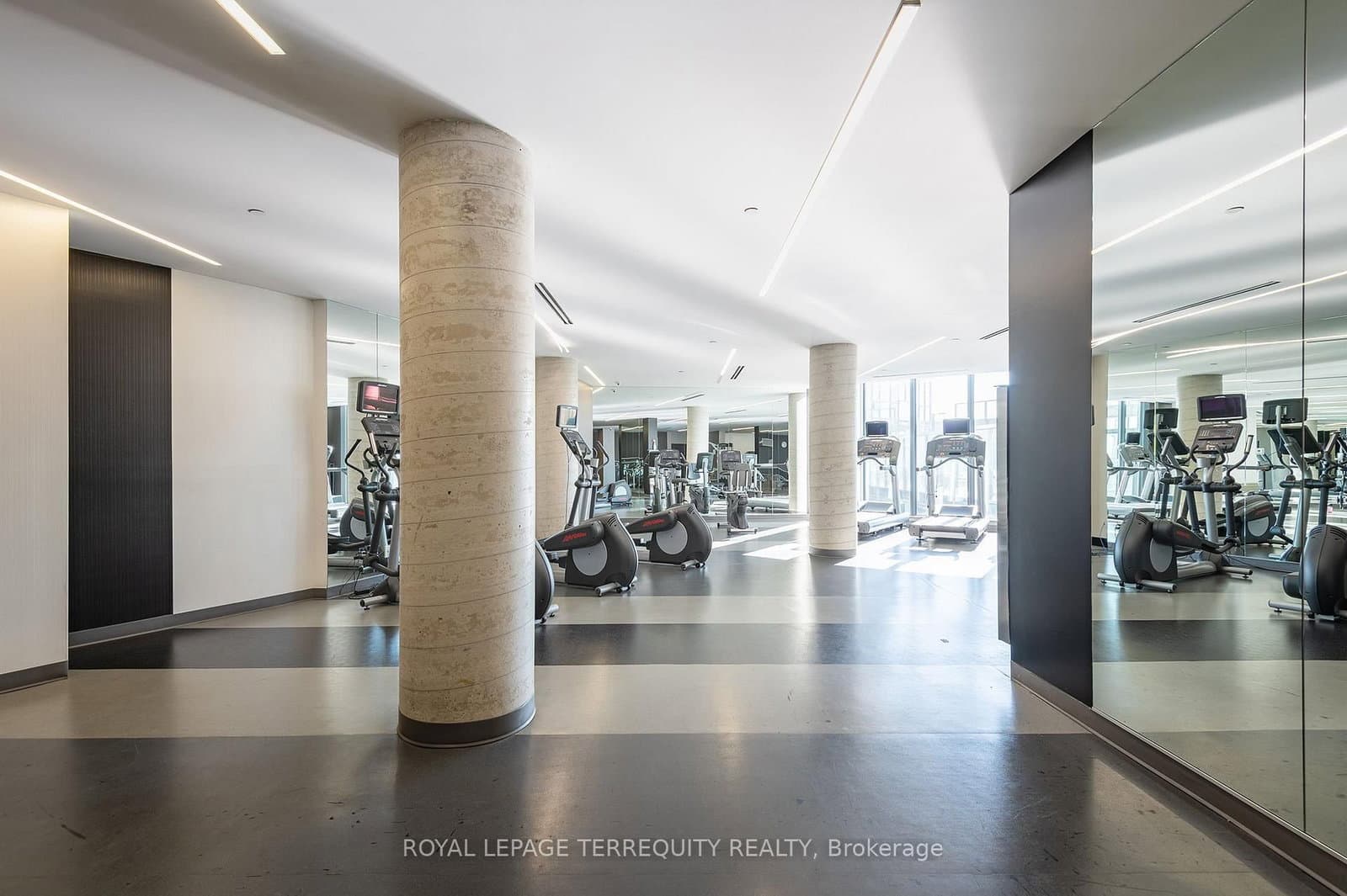 49 East Liberty Street, Unit 1802 thumbnail 31
