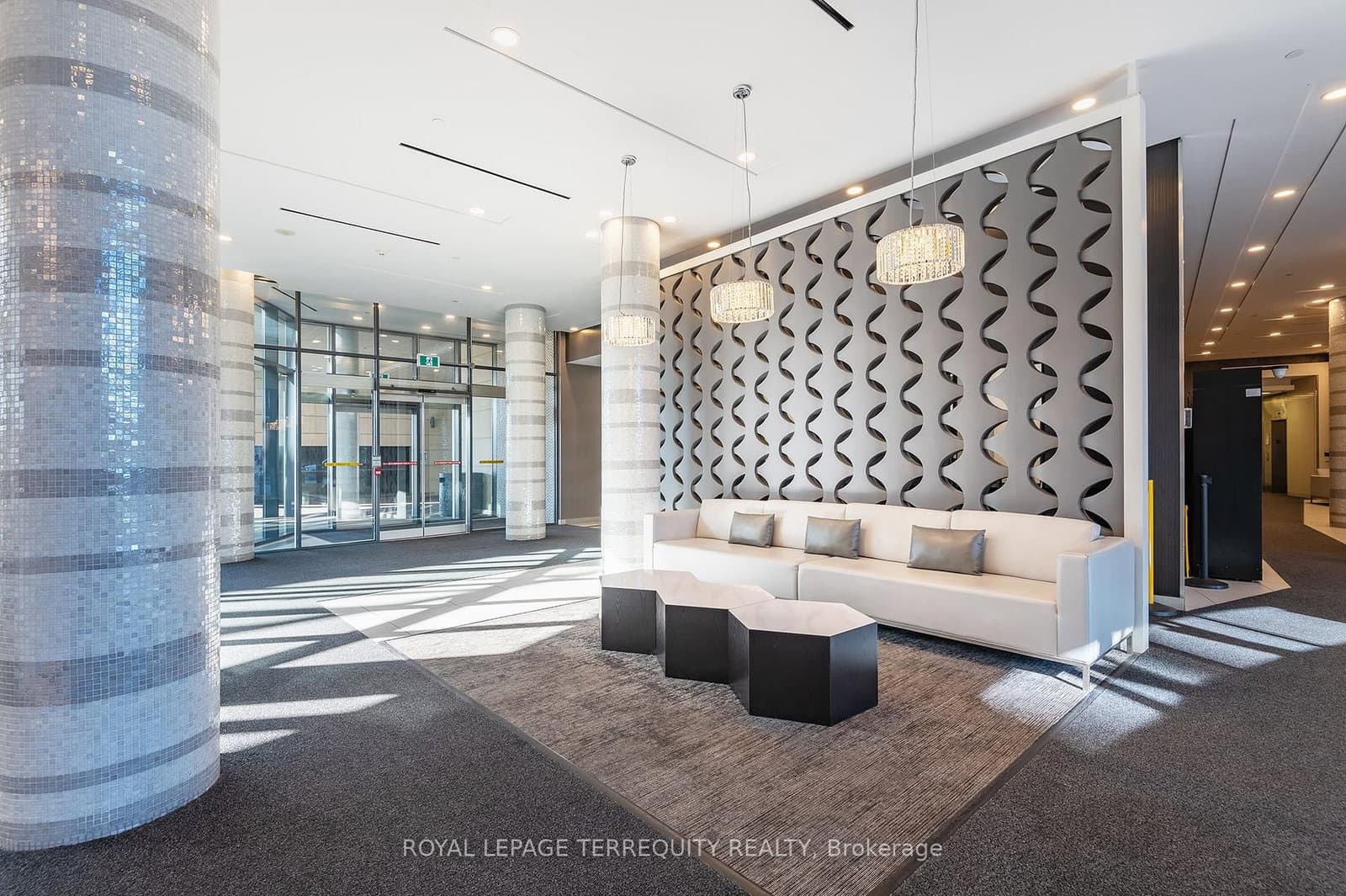 49 East Liberty Street, Unit 1802 thumbnail 33