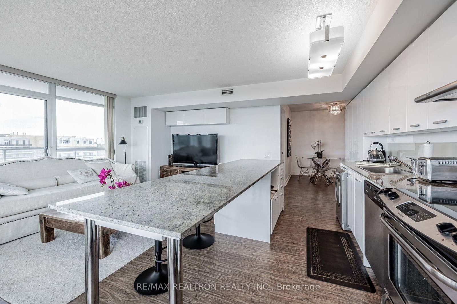 33 Singer Court, Unit 1102 thumbnail 19