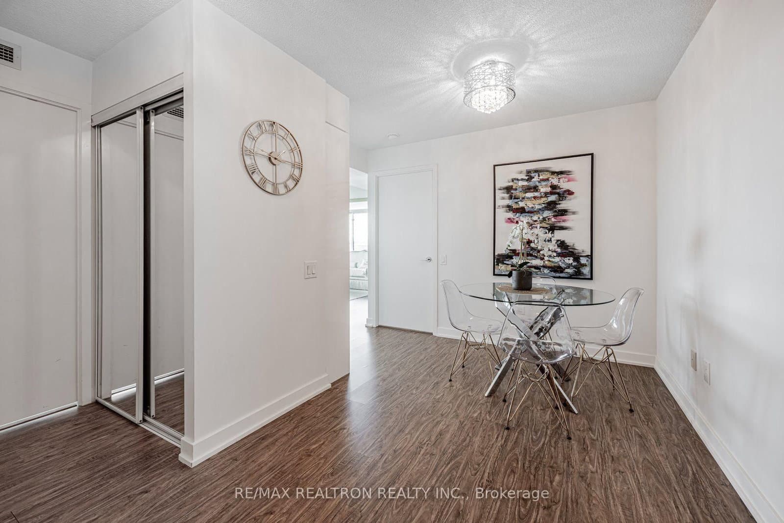33 Singer Court, Unit 1102 thumbnail 6