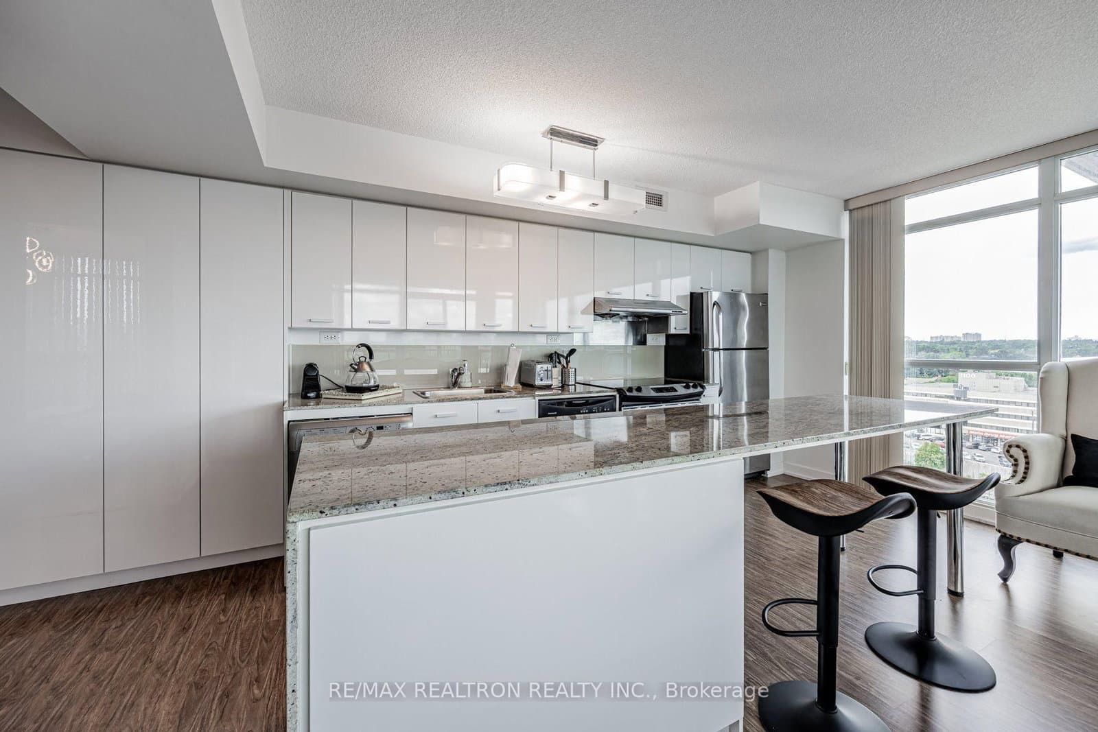 33 Singer Court, Unit 1102 thumbnail 7