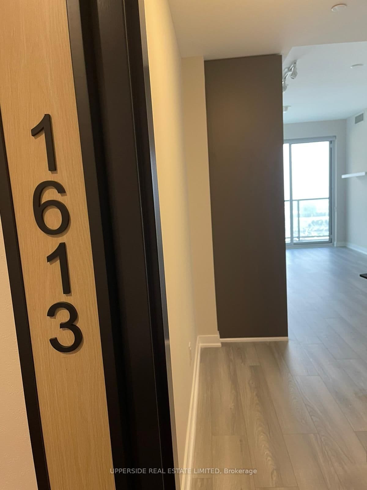 135 East Liberty Street, Unit 1613 thumbnail 11
