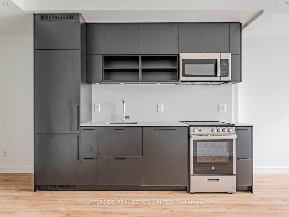 135 East Liberty Street, Unit 1613 thumbnail 3