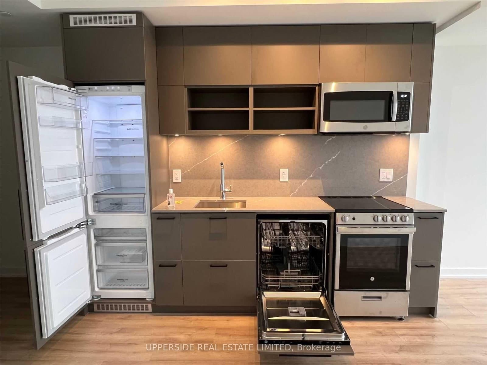 135 East Liberty Street, Unit 1613 thumbnail 6