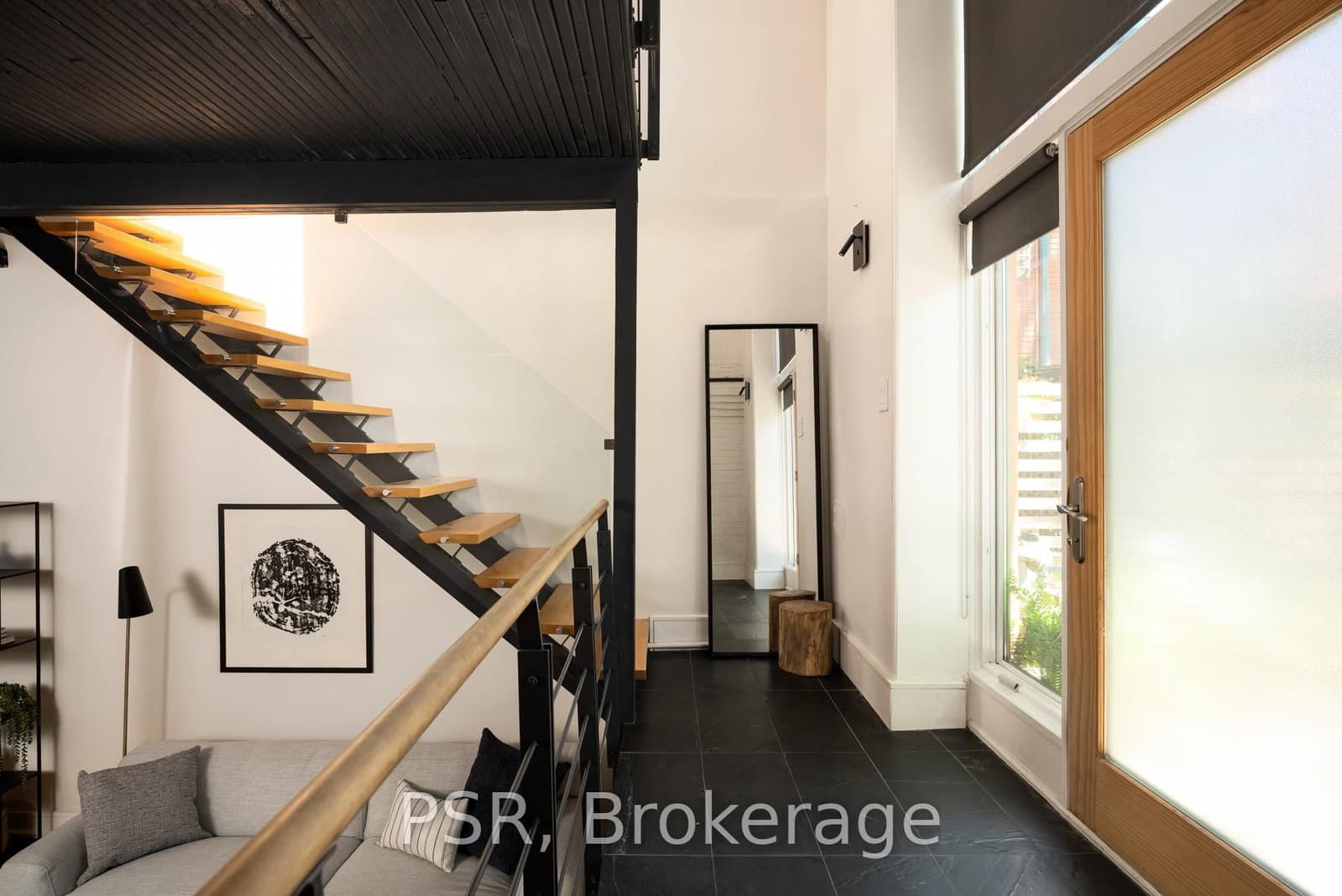 20 Brockton Avenue, Unit 8 thumbnail 2