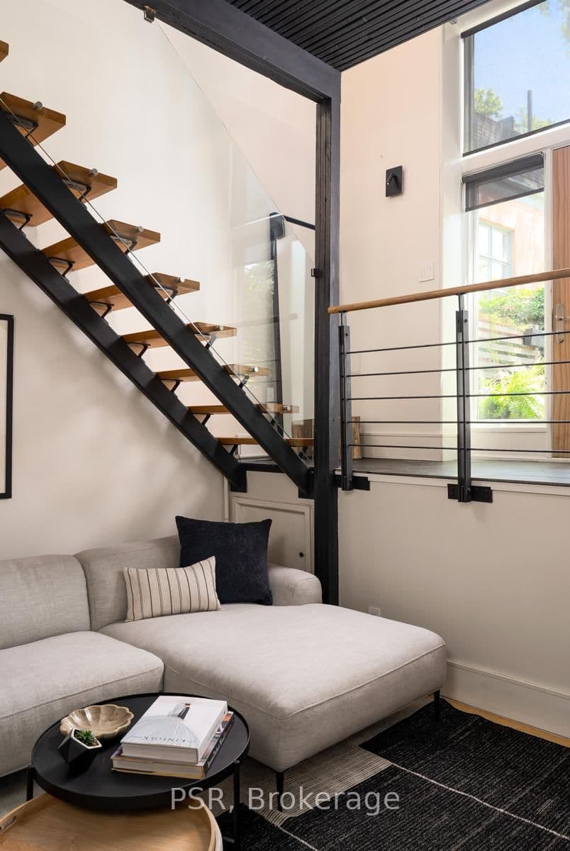20 Brockton Avenue, Unit 8 thumbnail 8