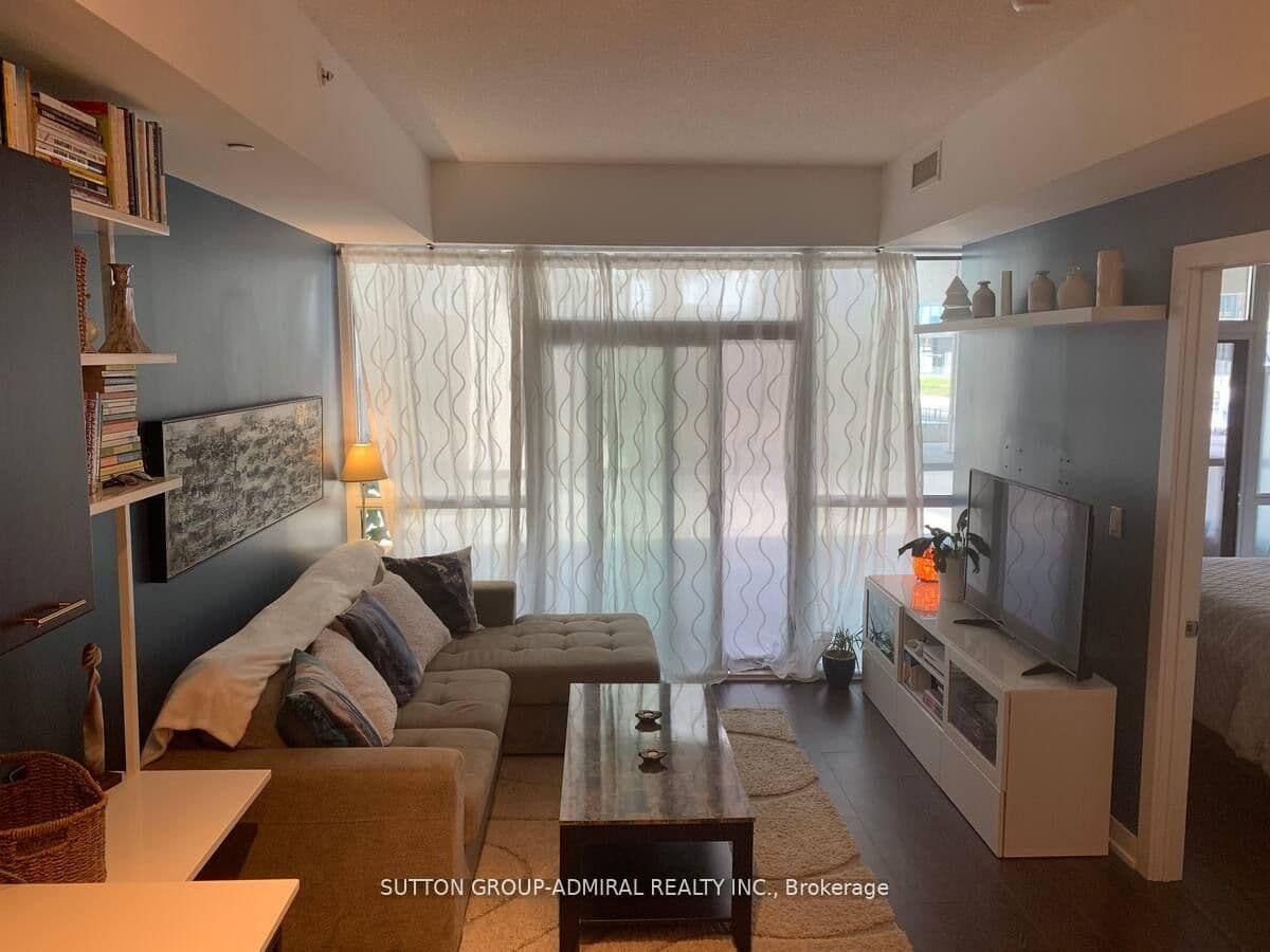 20 Bruyeres Mews, Unit 217 thumbnail 6
