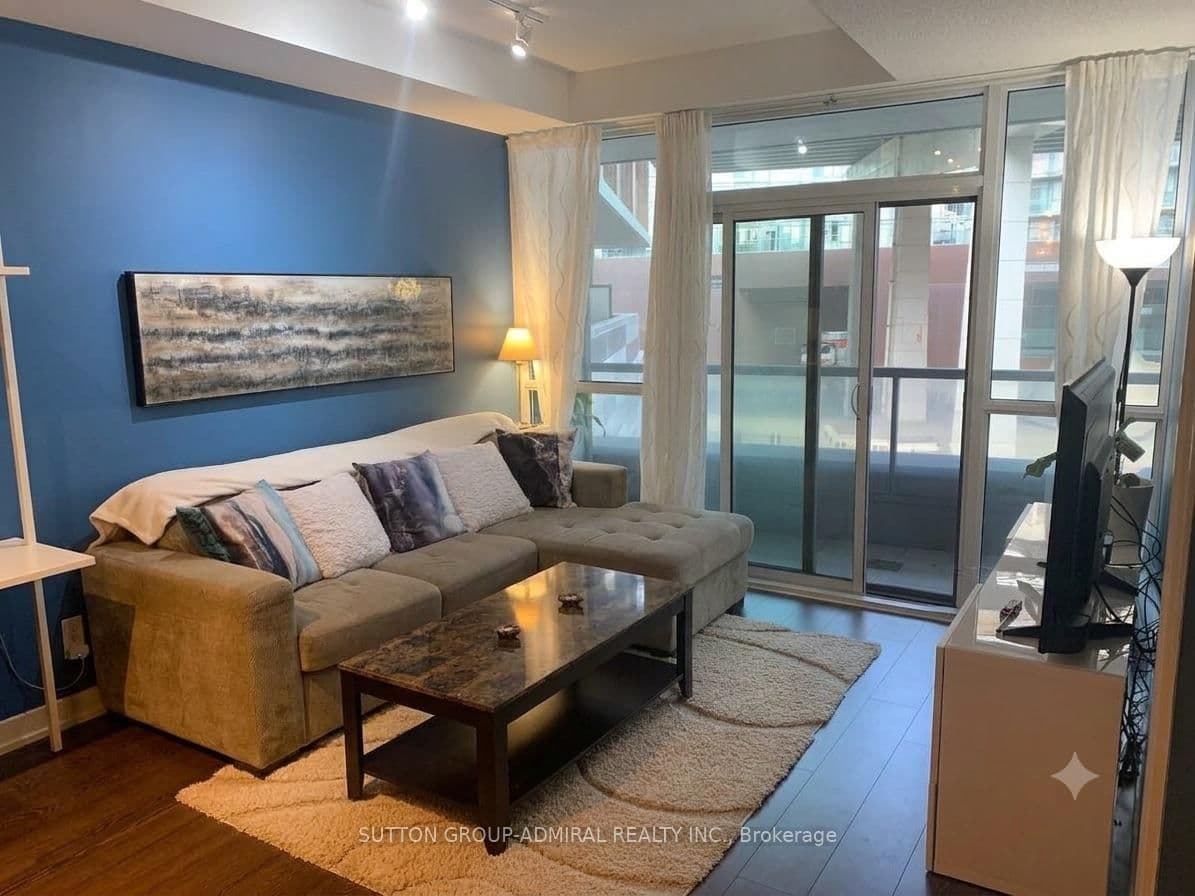 20 Bruyeres Mews, Unit 217 thumbnail 7