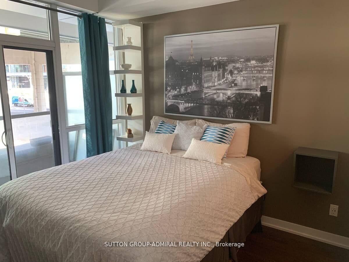 20 Bruyeres Mews, Unit 217 thumbnail 8