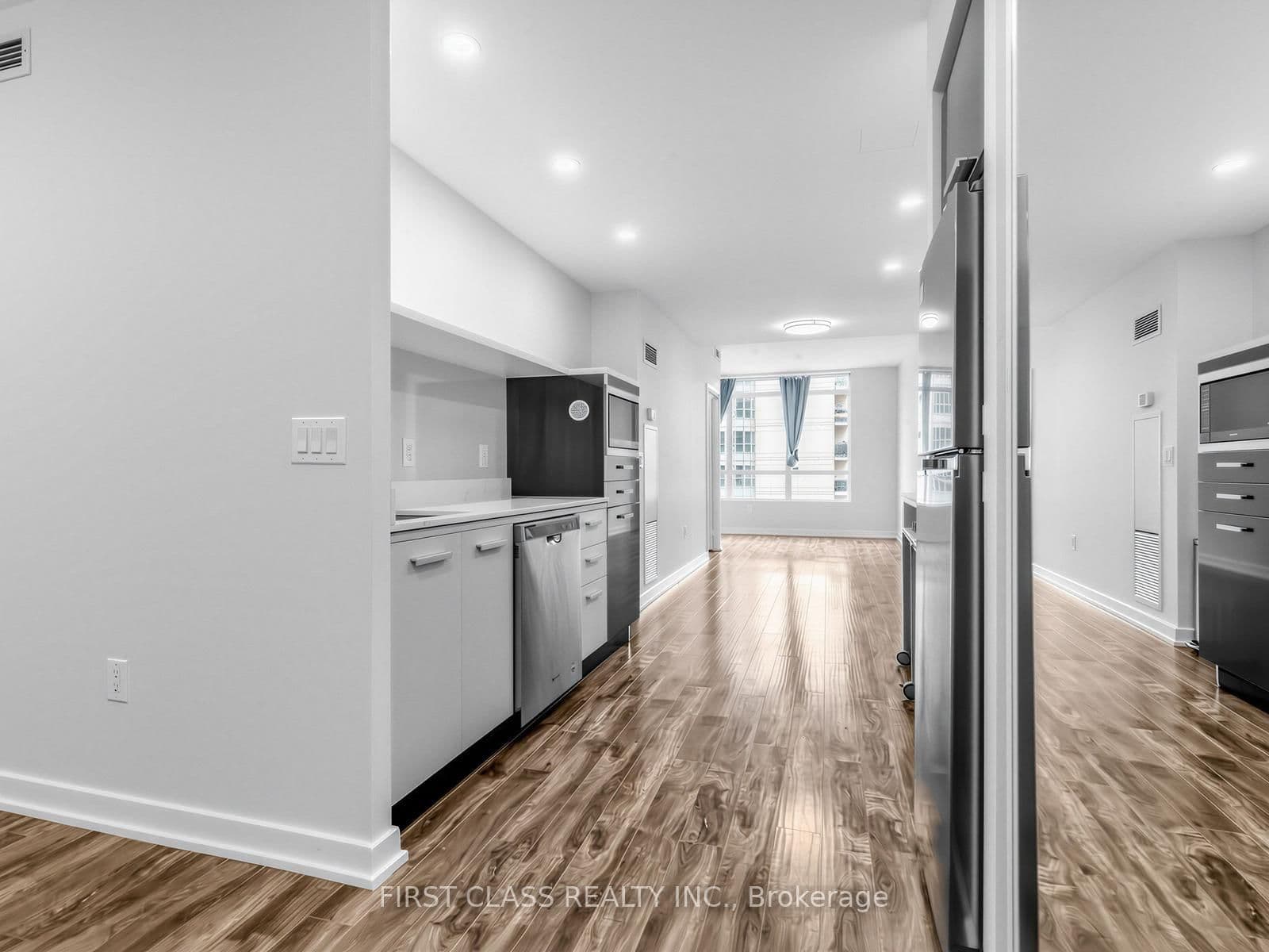 38 Dan Leckie Way, Unit 715 thumbnail 3