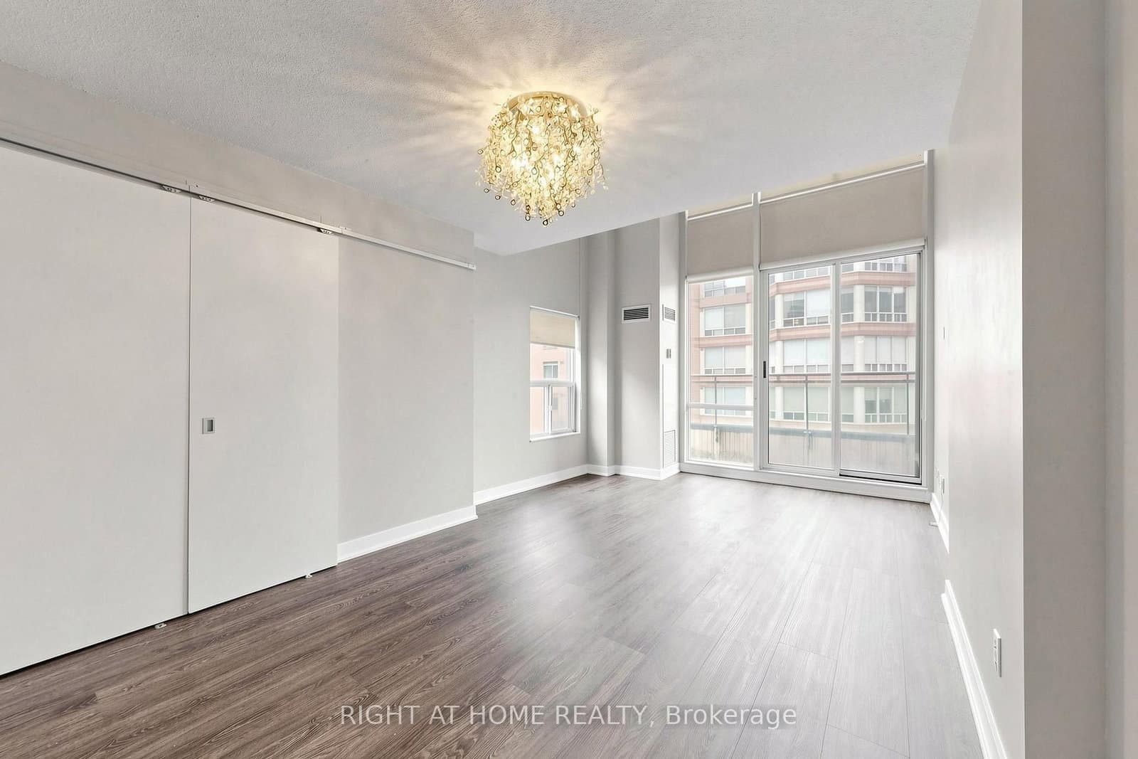 77 Lombard Street, Unit 501 thumbnail 3