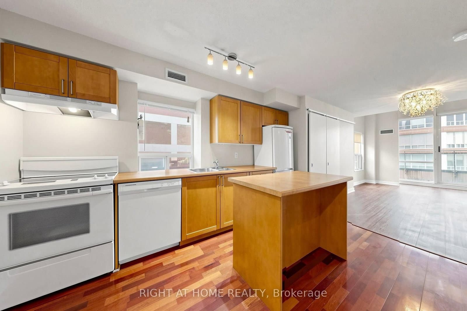 77 Lombard Street, Unit 501 thumbnail 8