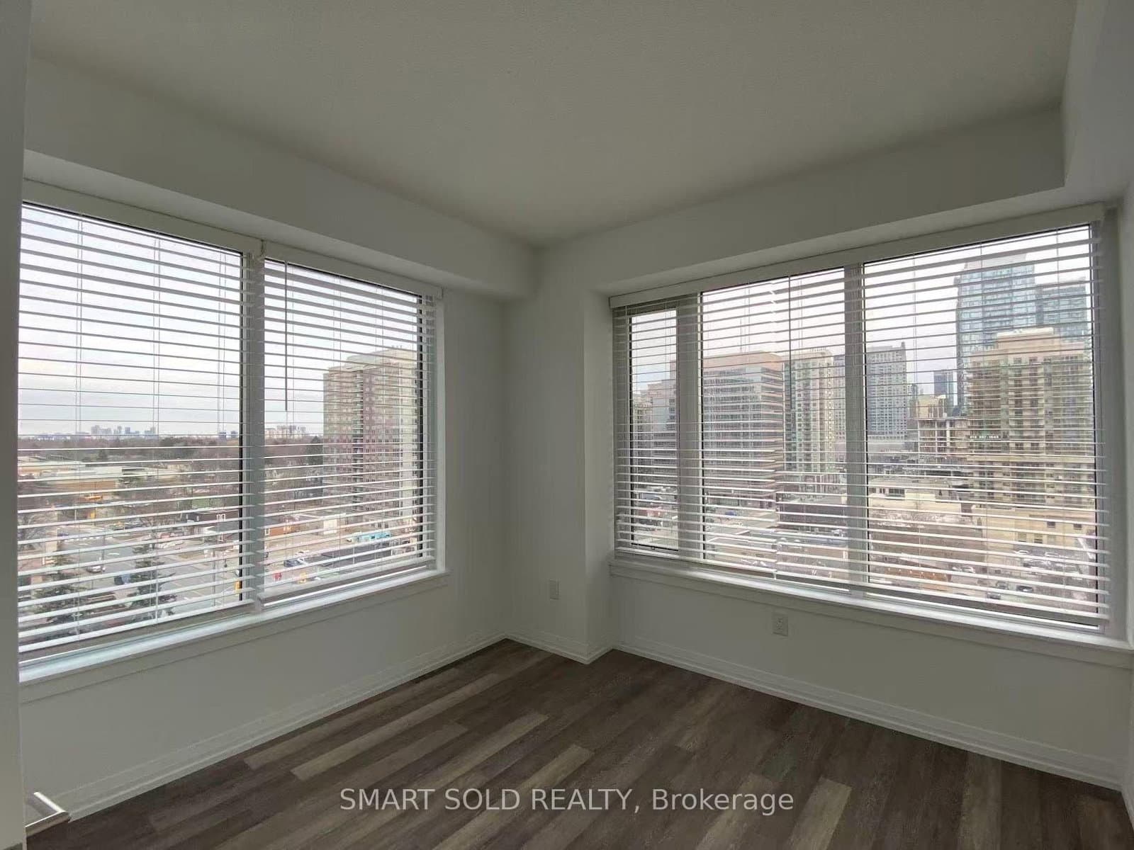75 Canterbury Place, Unit 1002 thumbnail 4