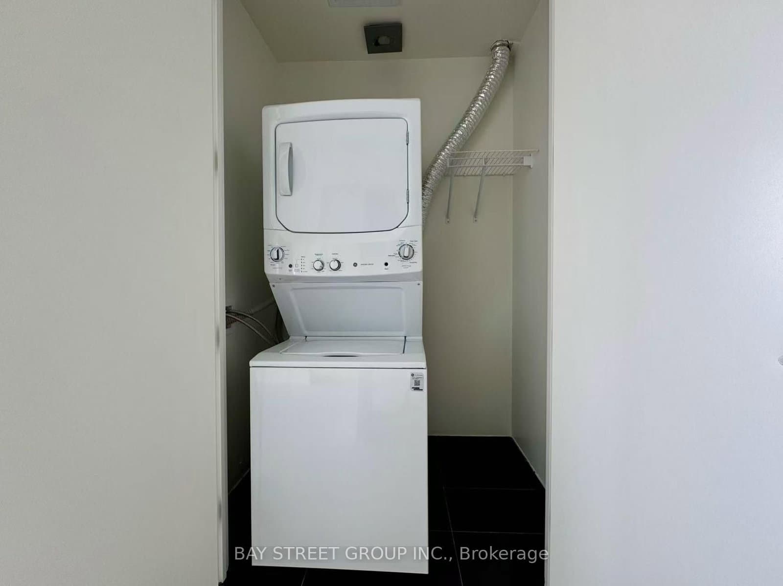 11 Yorkville Avenue, Unit 6006 thumbnail 11