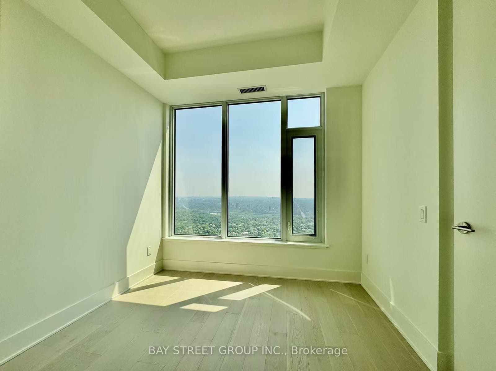 11 Yorkville Avenue, Unit 6006 thumbnail 12