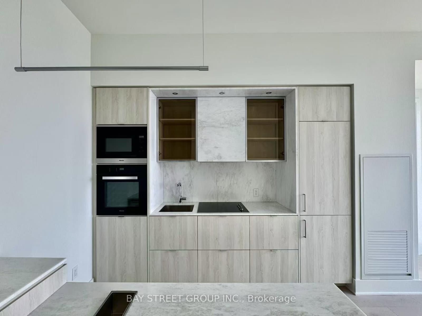 11 Yorkville Avenue, Unit 6006 thumbnail 8