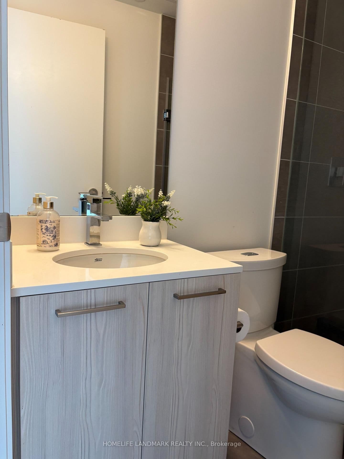 65 Mutual Street, Unit 2301 thumbnail 10