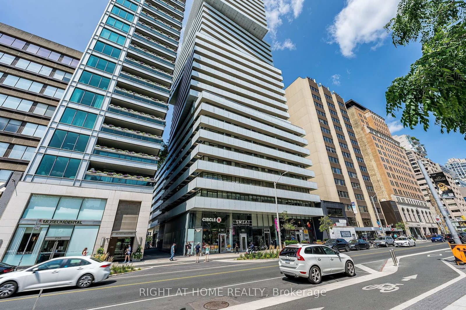 200 W Bloor Street W, Unit 1604 thumbnail 2
