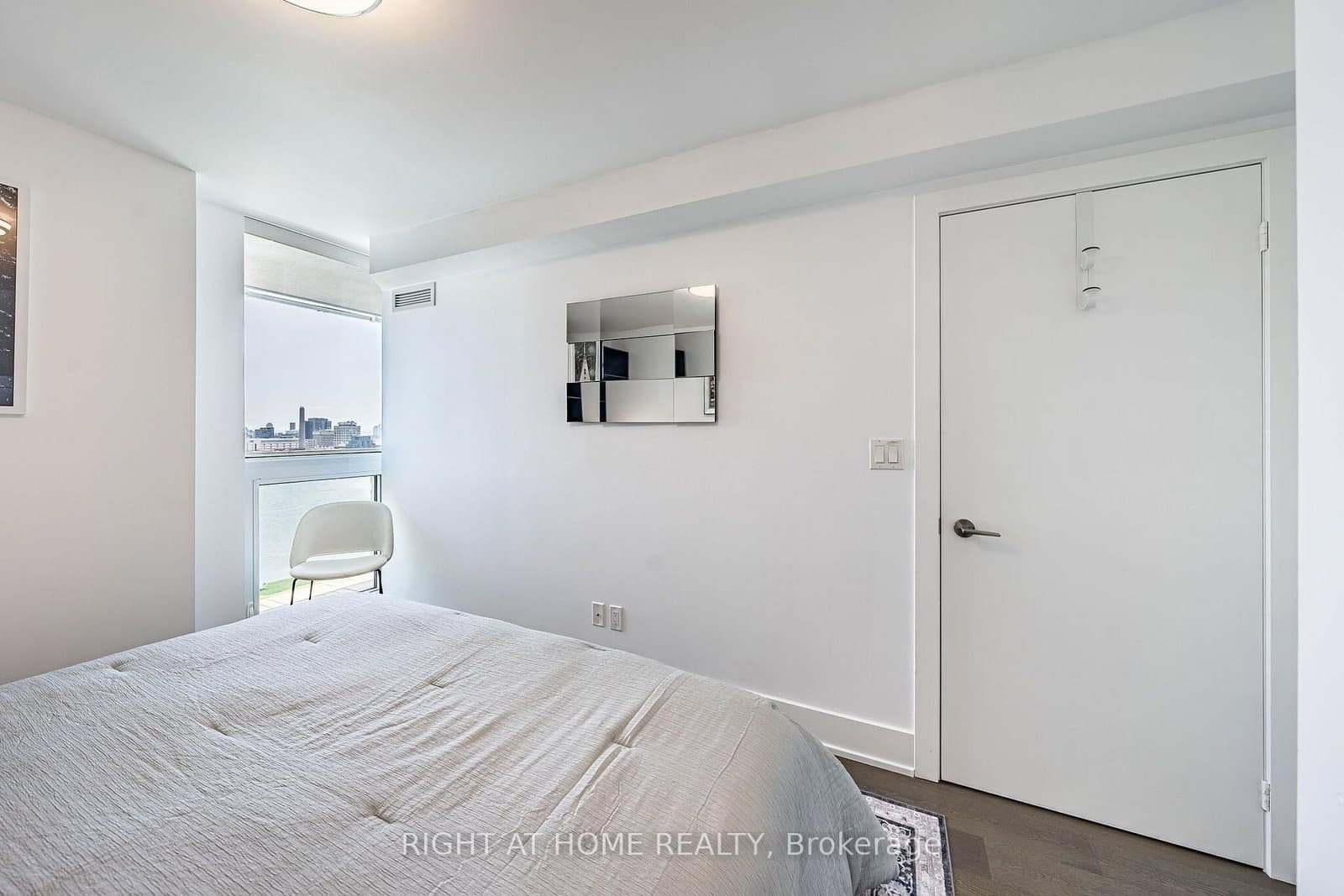 200 W Bloor Street W, Unit 1604 thumbnail 24