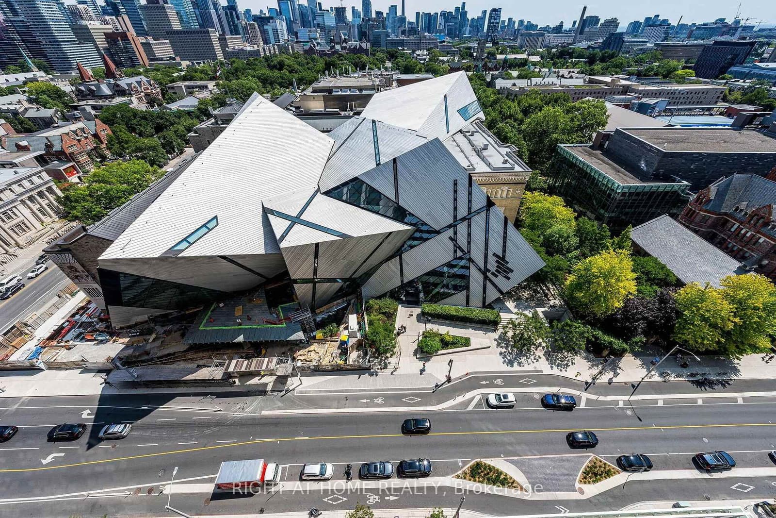 200 W Bloor Street W, Unit 1604 thumbnail 37