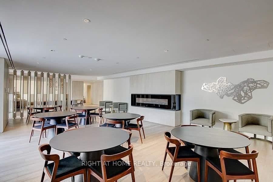 200 W Bloor Street W, Unit 1604 thumbnail 38