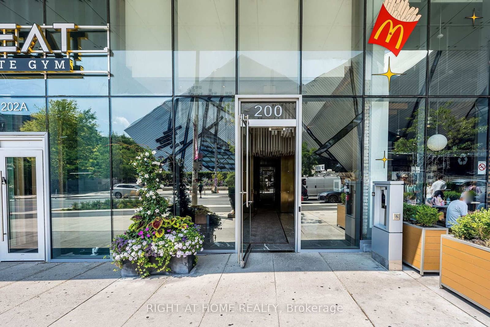 200 W Bloor Street W, Unit 1604 thumbnail 5