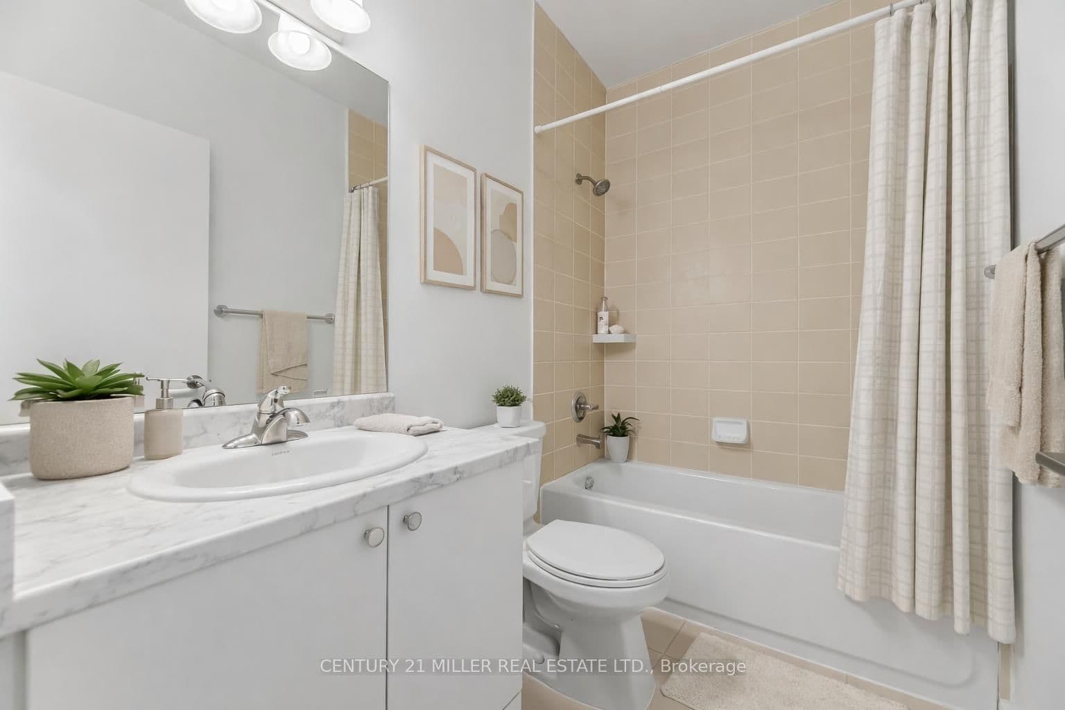 35 Saranac Boulevard, Unit Ph08 thumbnail 18