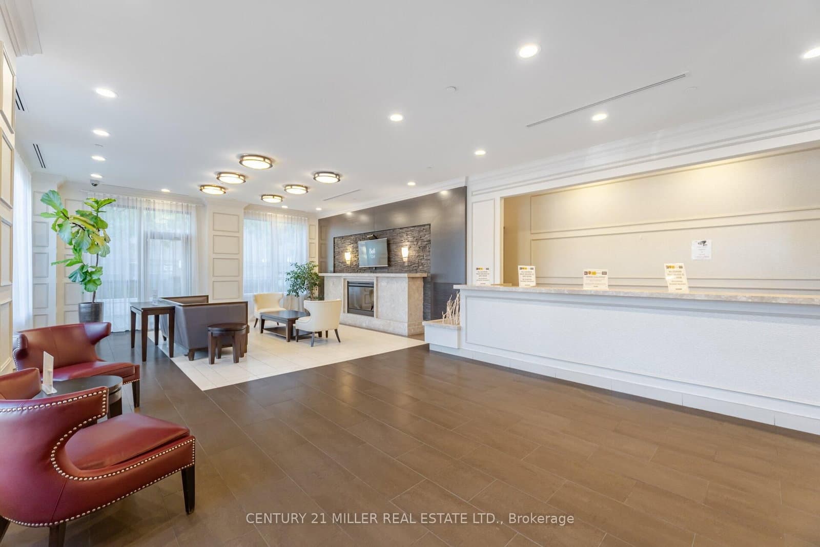 35 Saranac Boulevard, Unit Ph08 thumbnail 4