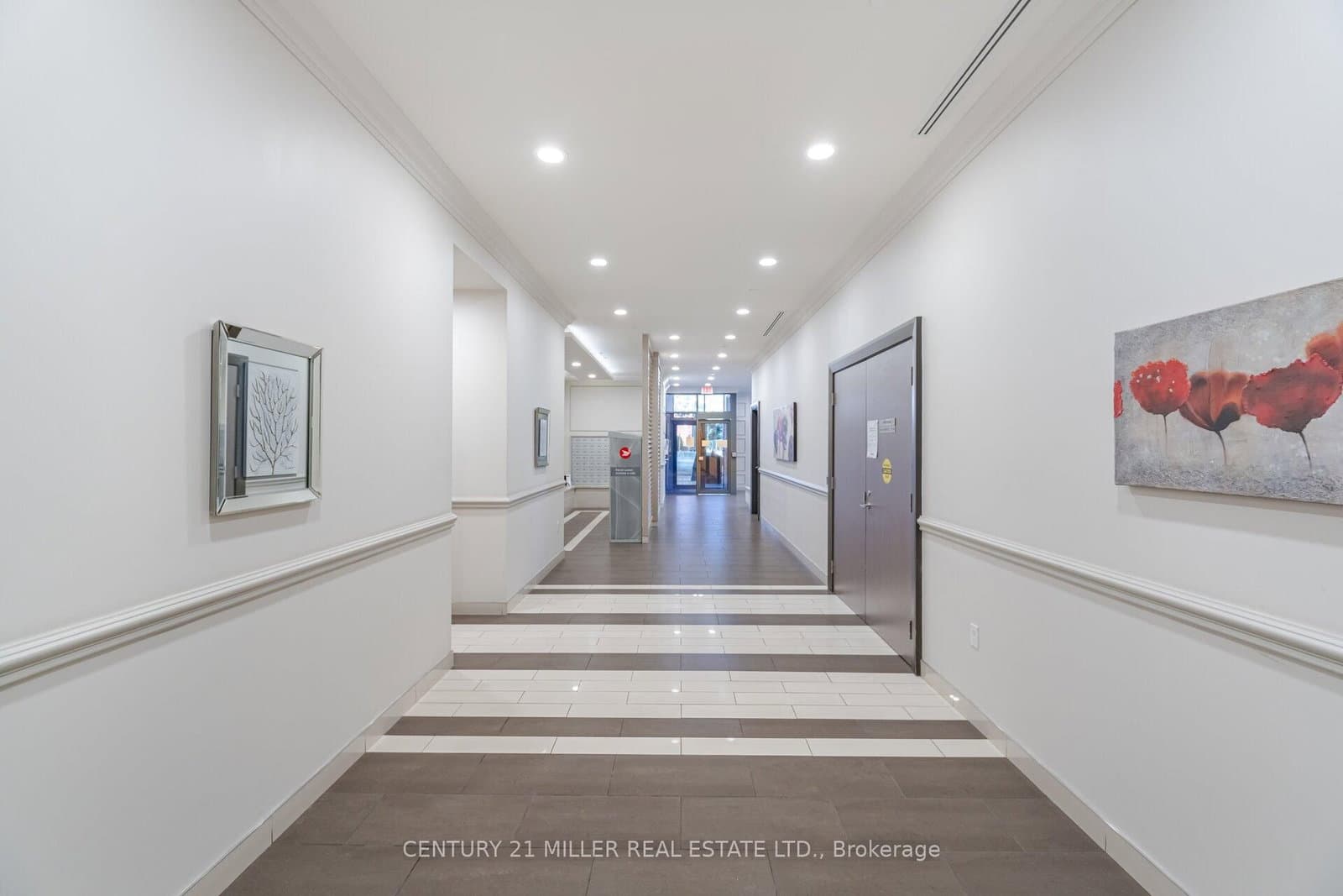 35 Saranac Boulevard, Unit Ph08 thumbnail 6