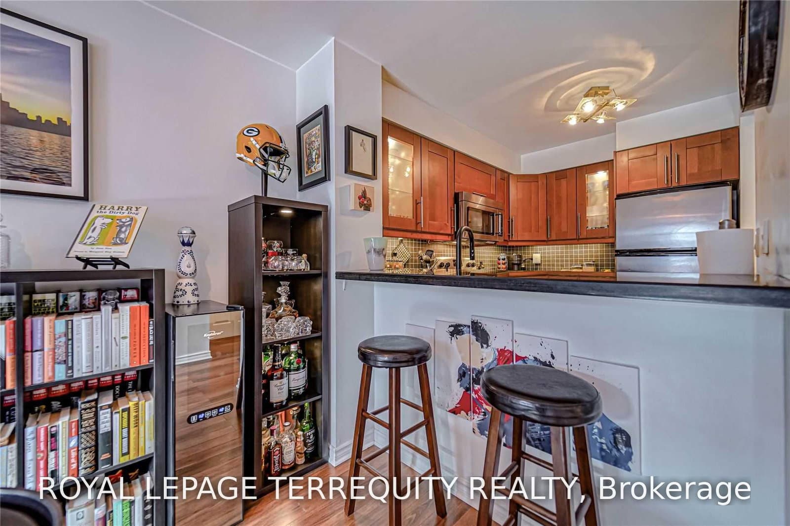 942 Yonge Street, Unit 319 thumbnail 14