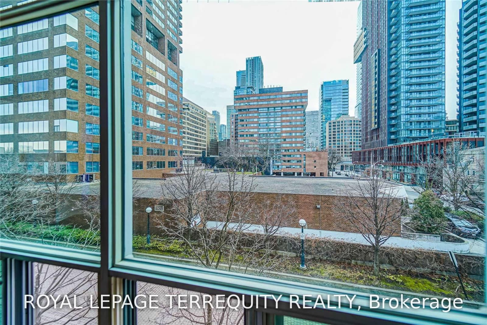 942 Yonge Street, Unit 319 thumbnail 31