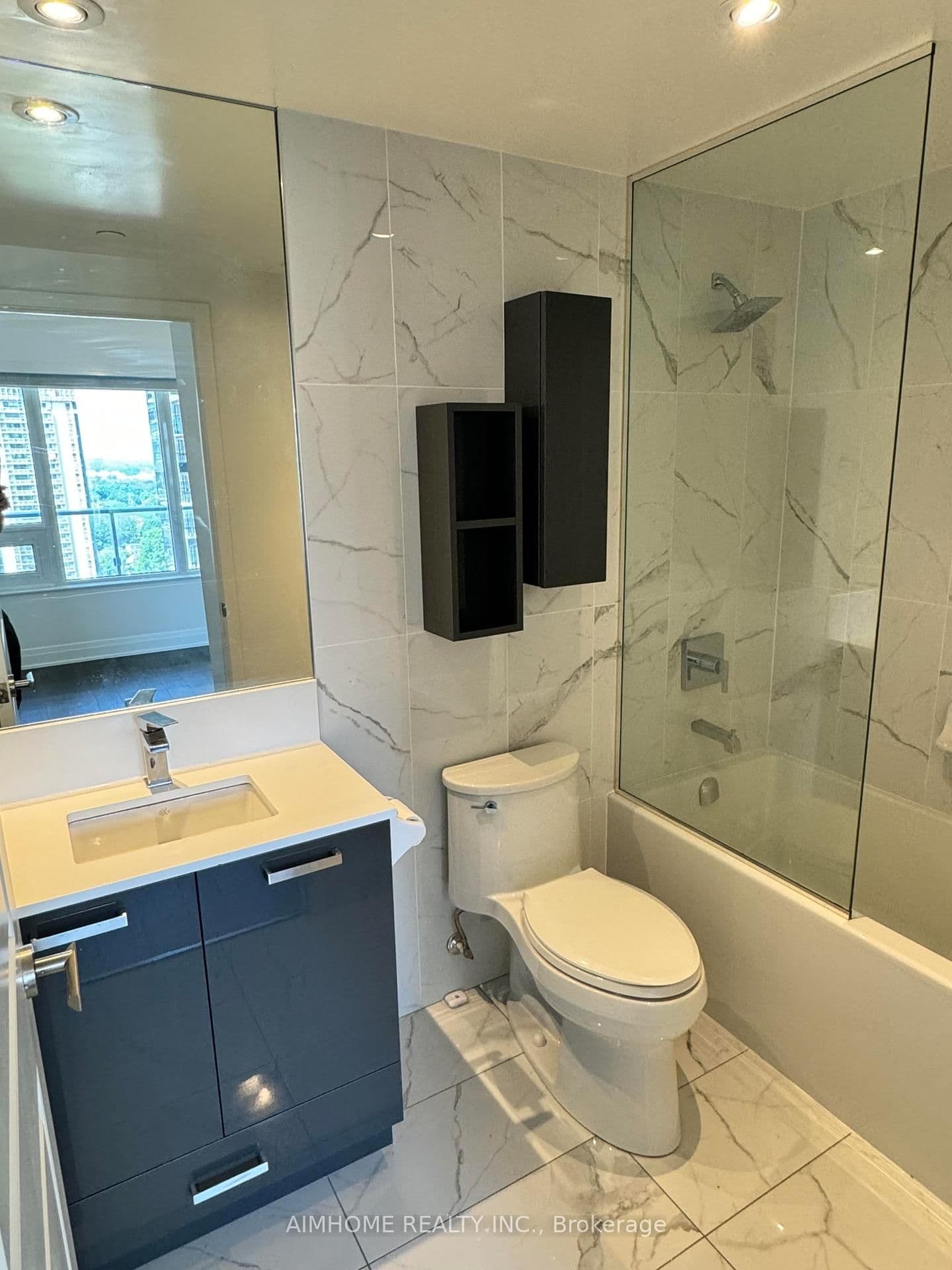 99 Broadway Avenue, Unit 2202 thumbnail 11