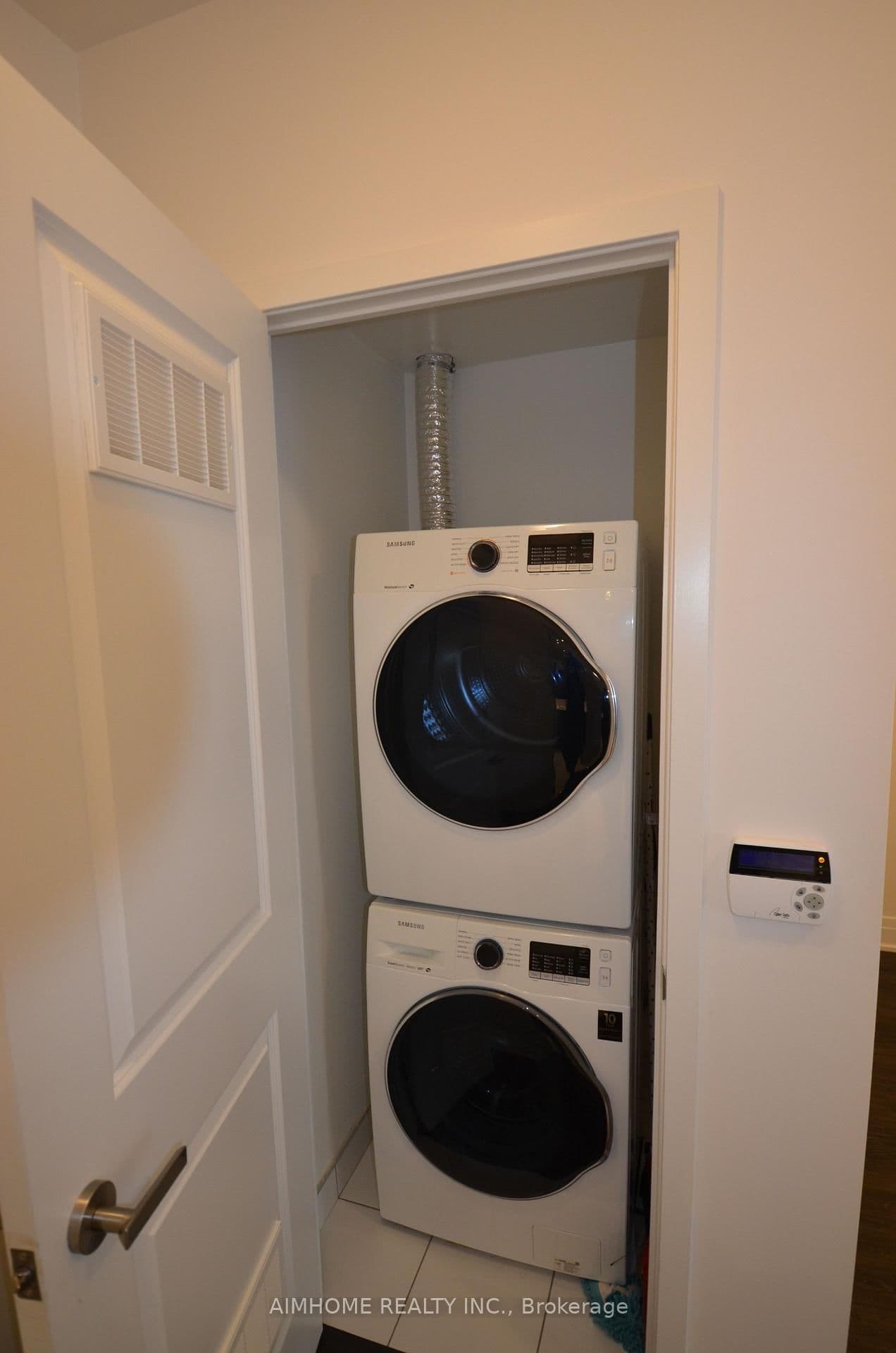 99 Broadway Avenue, Unit 2202 thumbnail 5