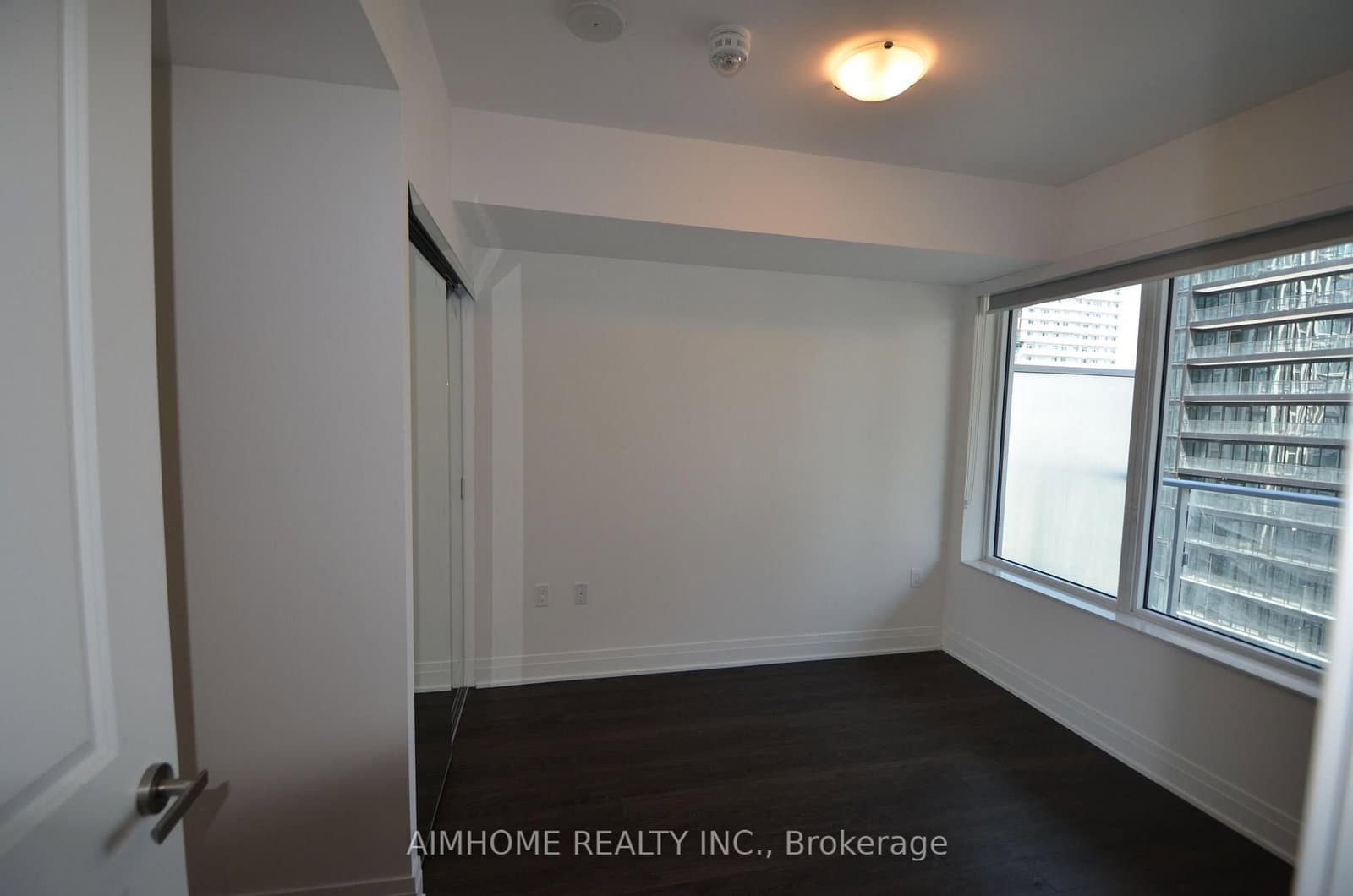 99 Broadway Avenue, Unit 2202 thumbnail 9