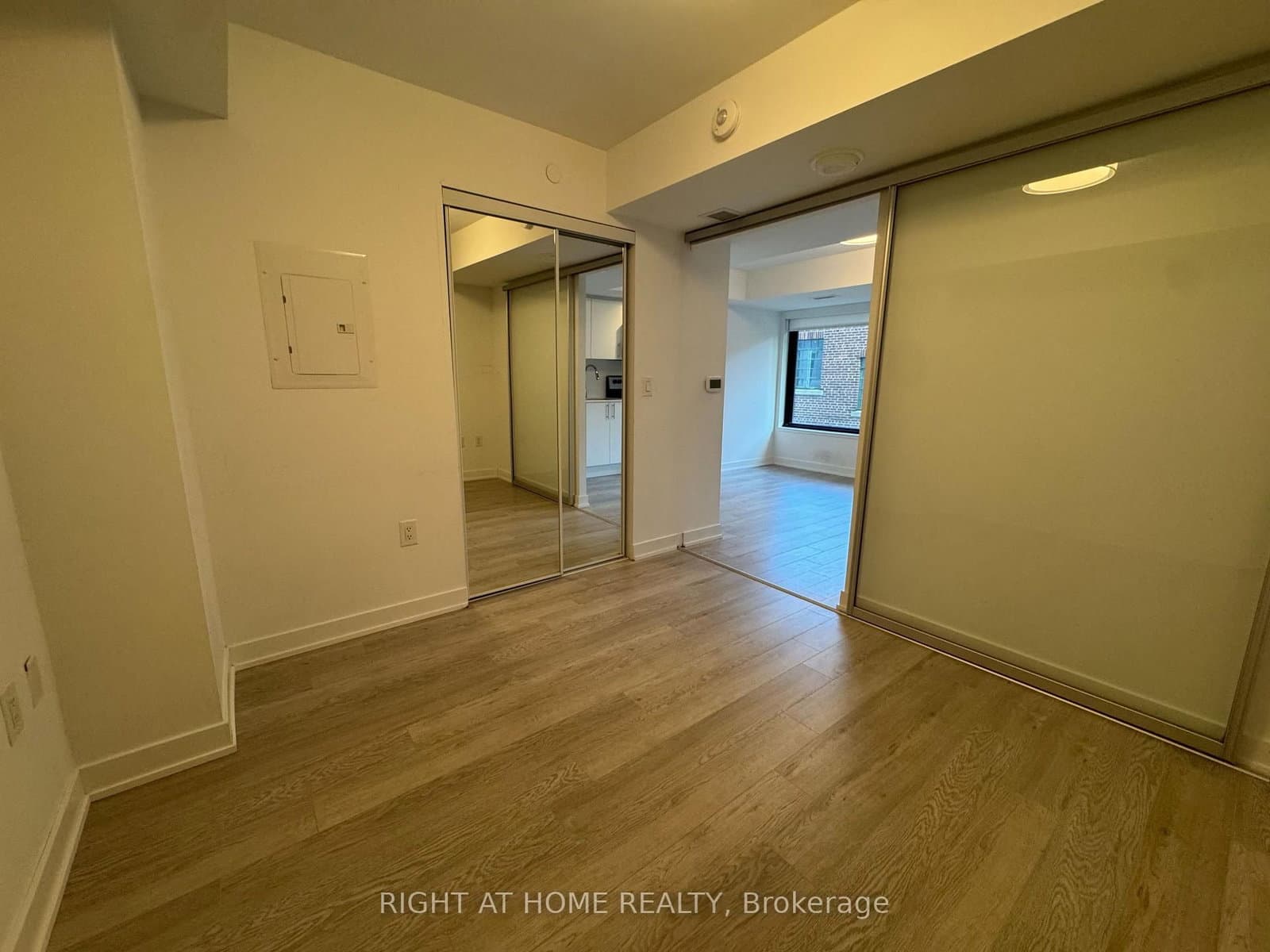 3 Strathgowan Avenue, Unit 326 thumbnail 10