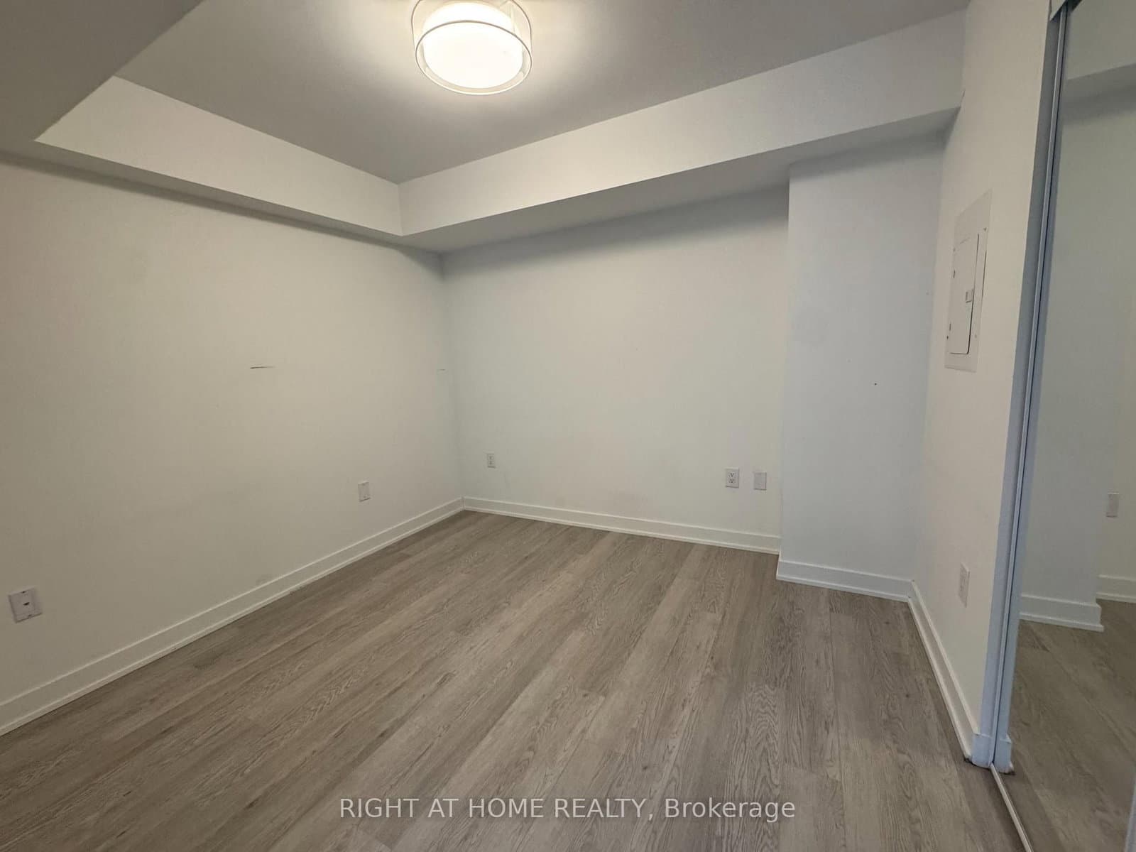 3 Strathgowan Avenue, Unit 326 thumbnail 11