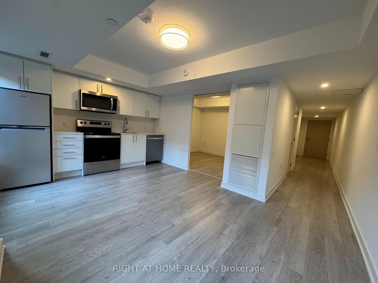 3 Strathgowan Avenue, Unit 326 thumbnail 12