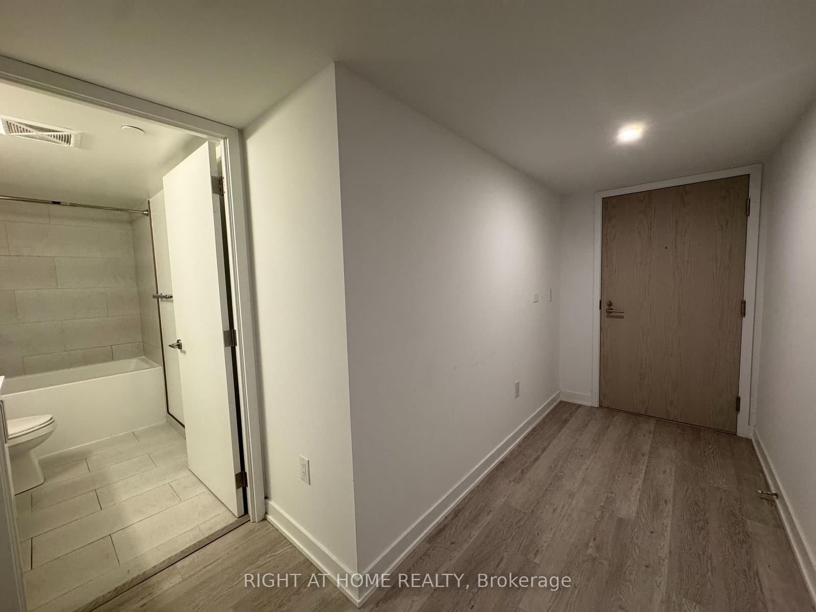 3 Strathgowan Avenue, Unit 326 thumbnail 13