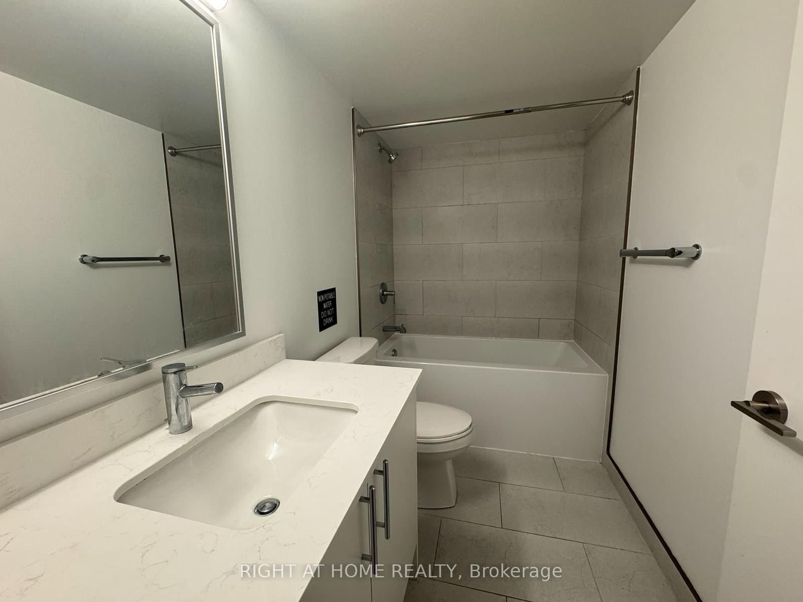3 Strathgowan Avenue, Unit 326 thumbnail 18