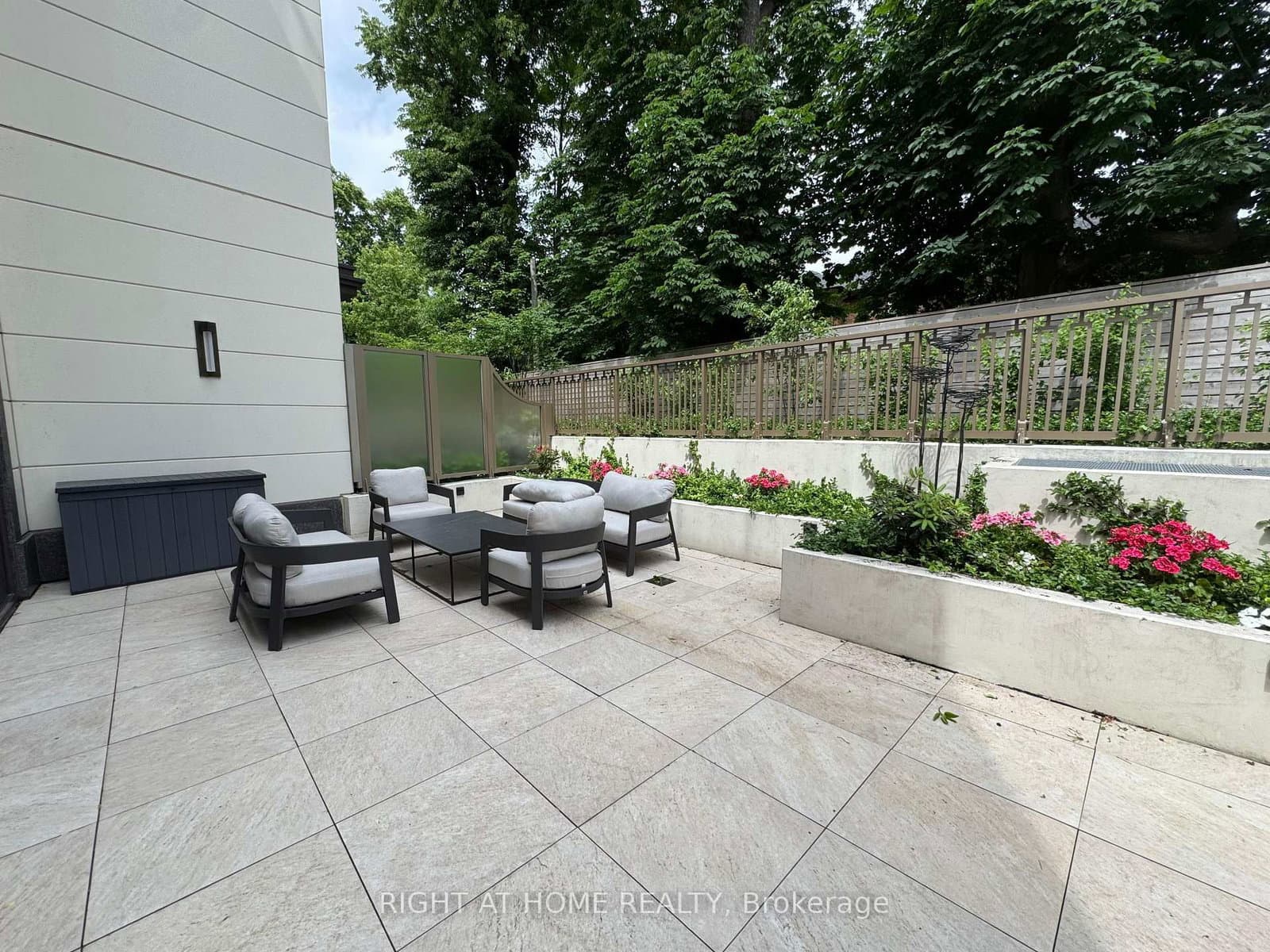 3 Strathgowan Avenue, Unit 326 thumbnail 22