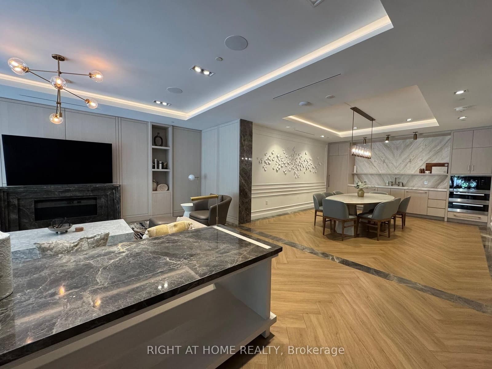 3 Strathgowan Avenue, Unit 326 thumbnail 26