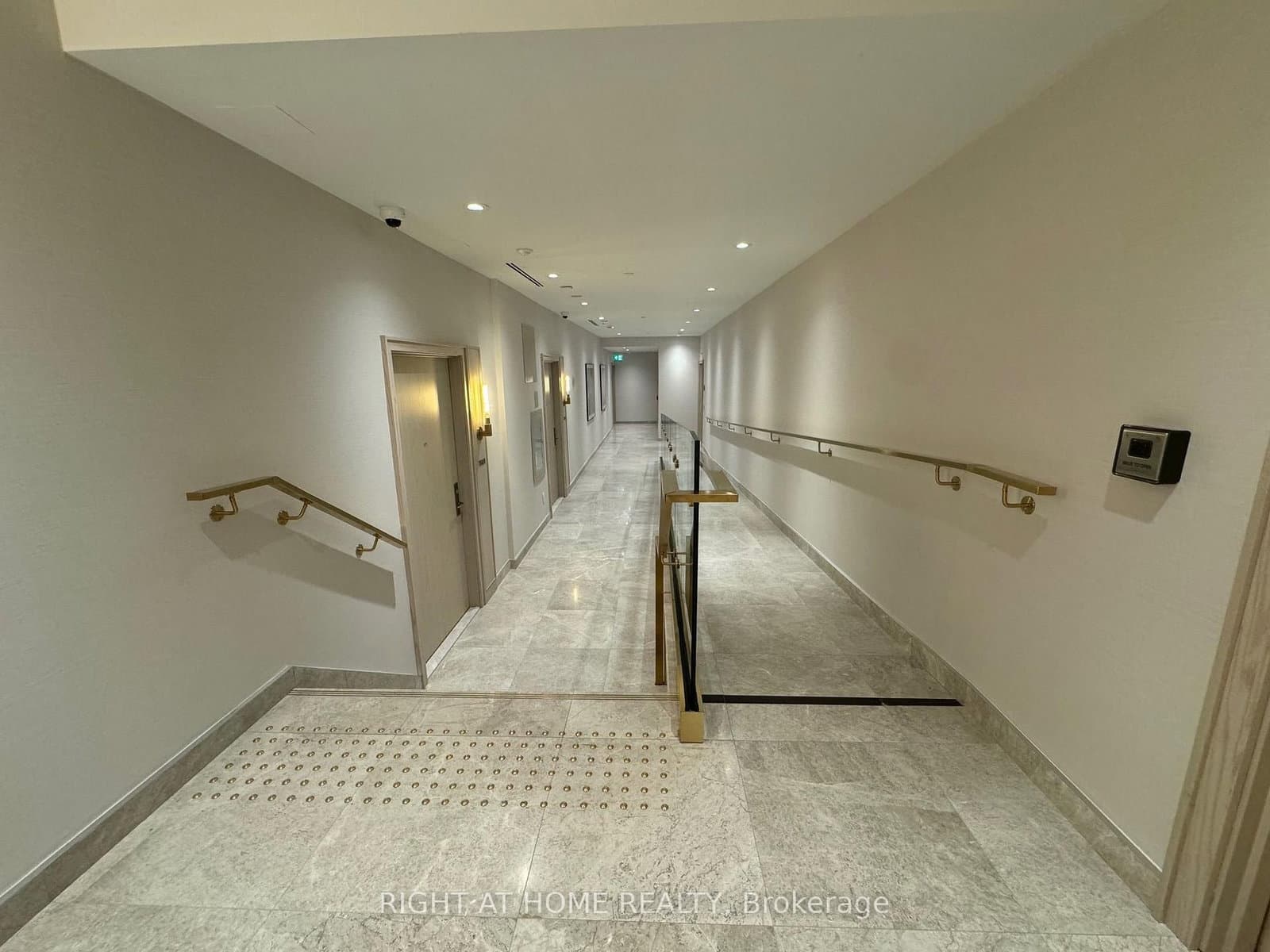 3 Strathgowan Avenue, Unit 326 thumbnail 28