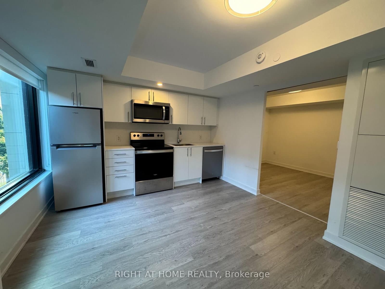 3 Strathgowan Avenue, Unit 326 thumbnail 3