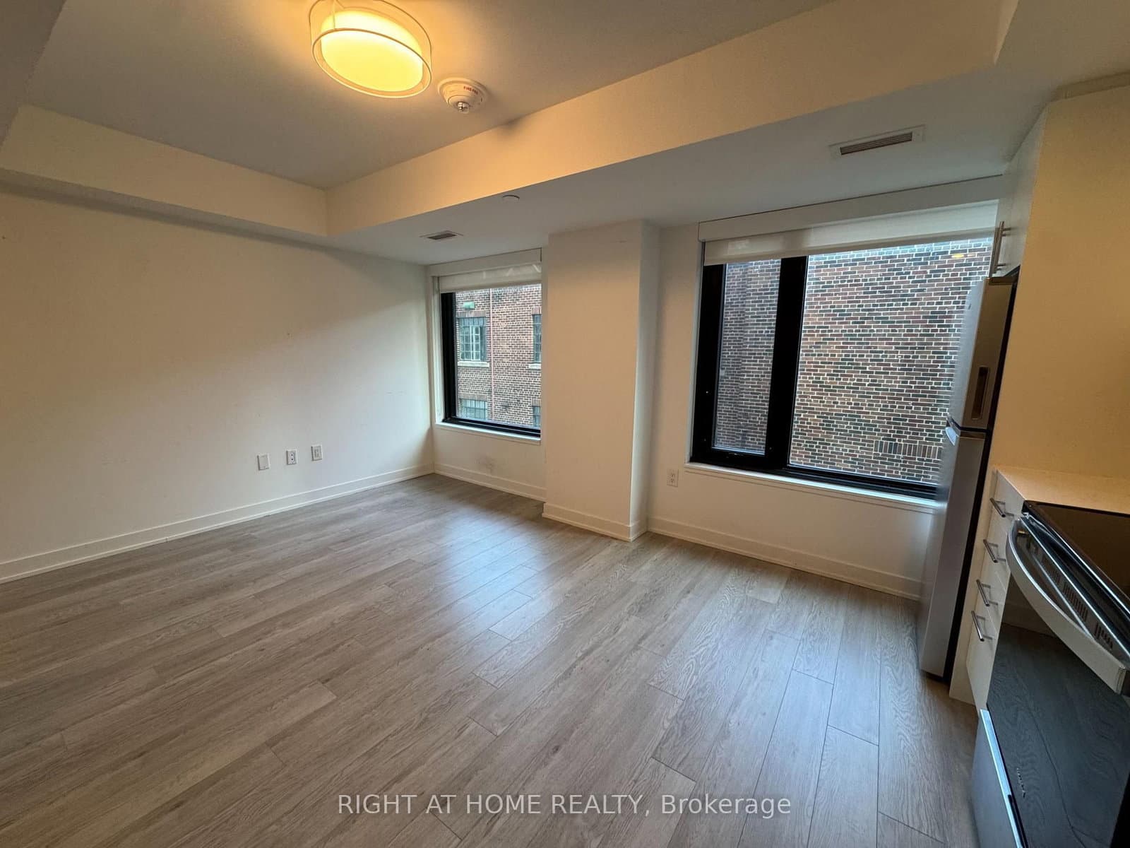 3 Strathgowan Avenue, Unit 326 thumbnail 8